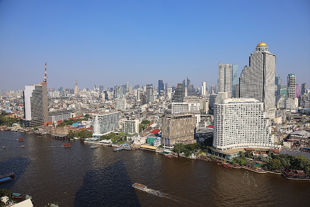 THE RIVER: A HIGH-END RIVERSIDE RESIDENCE IN BANGKOK