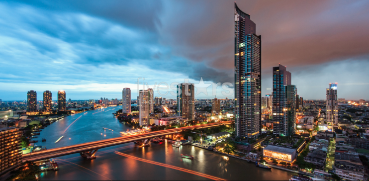 Sur les rives du Chao Phraya, les investisseurs jouent des coudes à Bangkok.