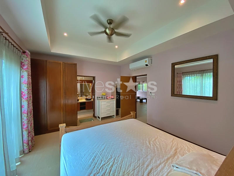 Stunning 3 Bedroom Pool Villa for Sale in Hua Hin with Large Tropical Garden and Guesthouse, photo 15