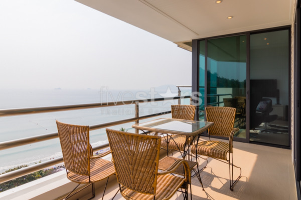Beachfront 1 Bedroom Condo