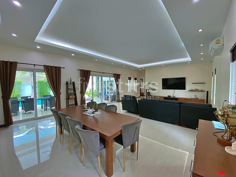 Spacious 3 Bed 3 Bath Pool Villa For Sale Near Palm Hills on Secure Estate, photo 13