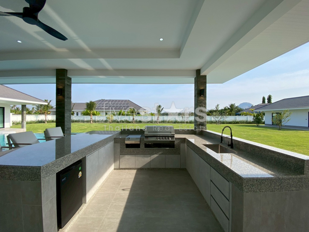 Luxury 5-Bedroom Pool Villa with Separate Guest House on 2,622 sqm Chanote Land – Soi 112 Area – THB 26,950,000, photo 7
