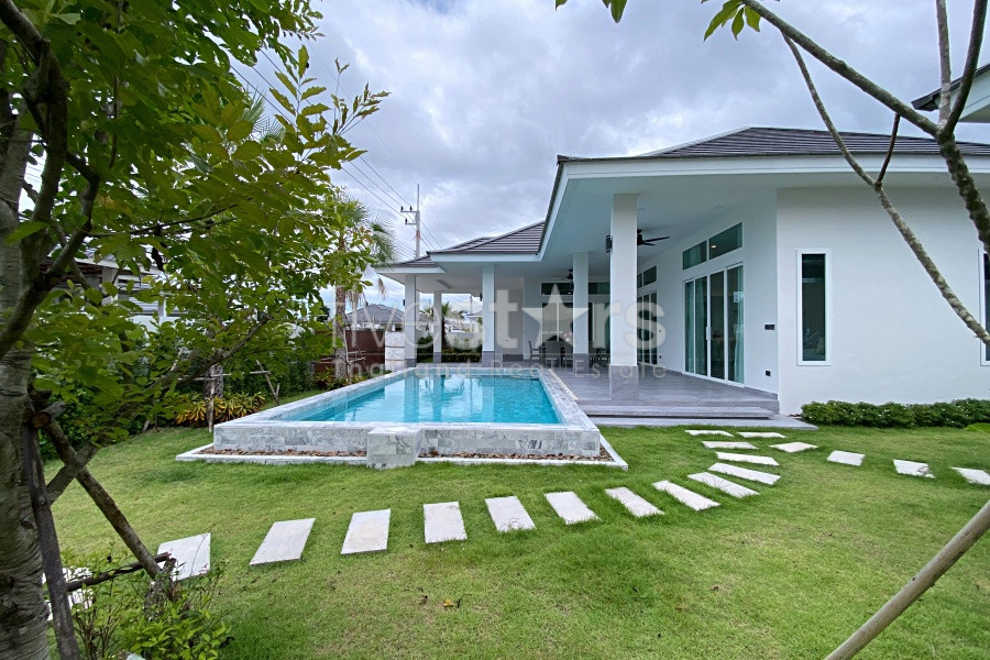 Modern European-Style 4-Bedroom Pool Villa for Sale in Central Hua Hin – Private Guest House Included, photo 2
