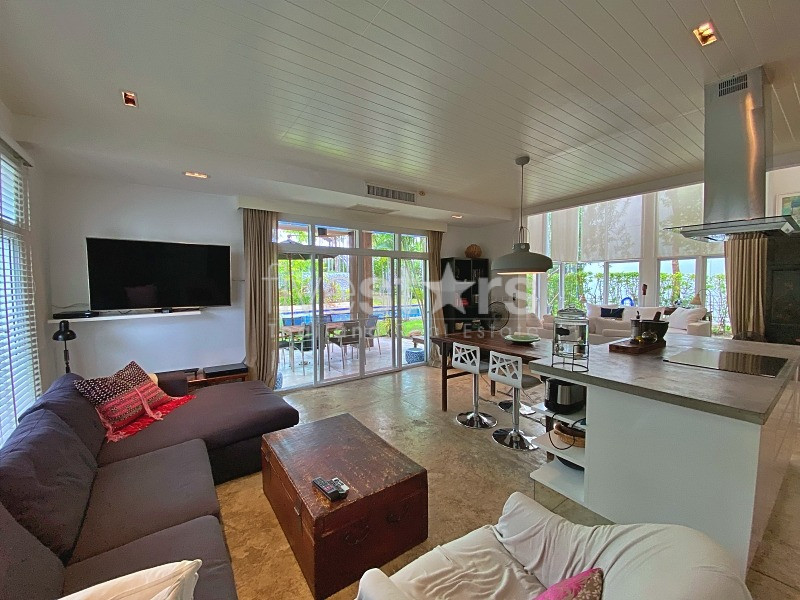 Luxurious 4 Bedroom 2 Storey Villa On Private Residence, photo 12