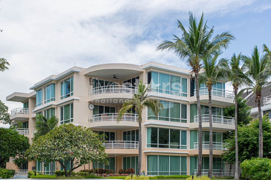 Luxury Beachfront 4-Bedroom Condo with Sea View for Sale at Baan SaenPloen Hua Hin, photo 2