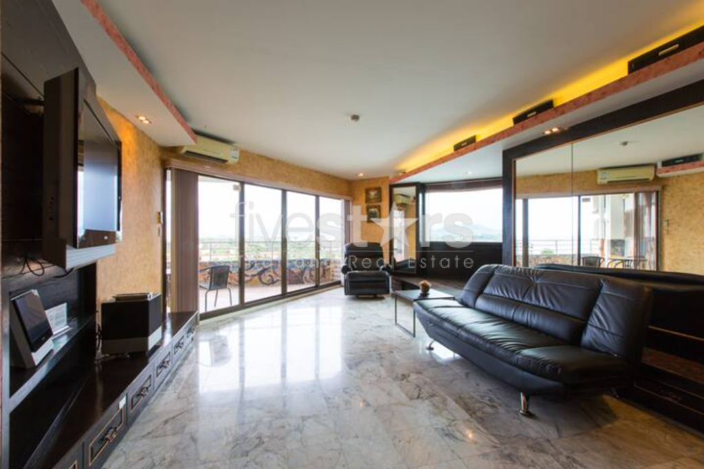 Large 1 Bed Condo with Sea Views to the North of town, photo 2