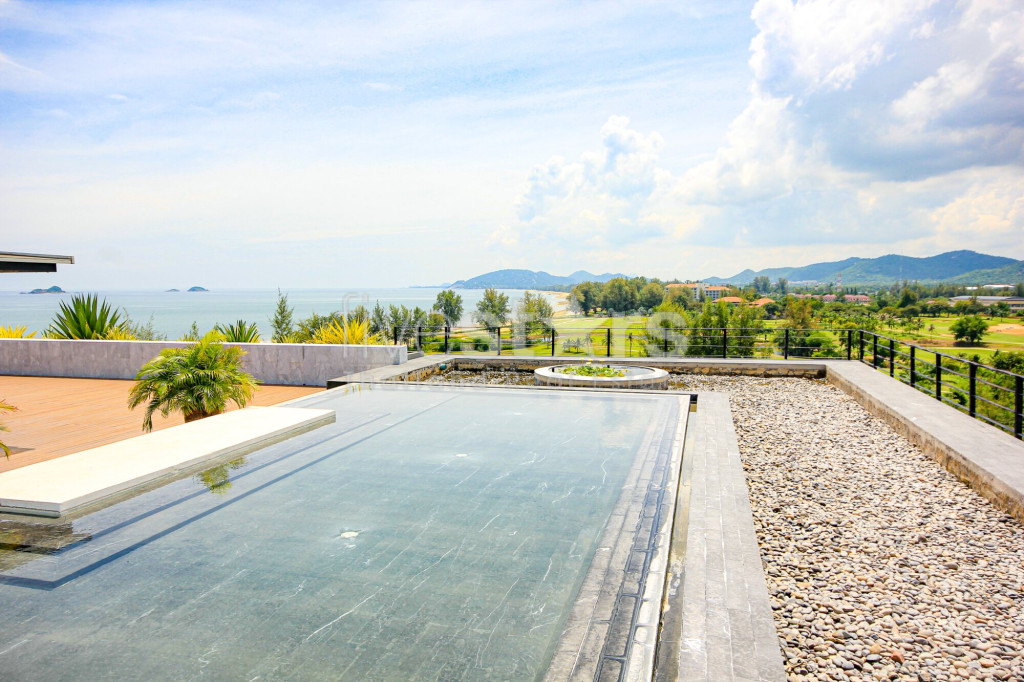 The Sanctuary: 2 Bedroom Condo With Stunning Views, photo 6