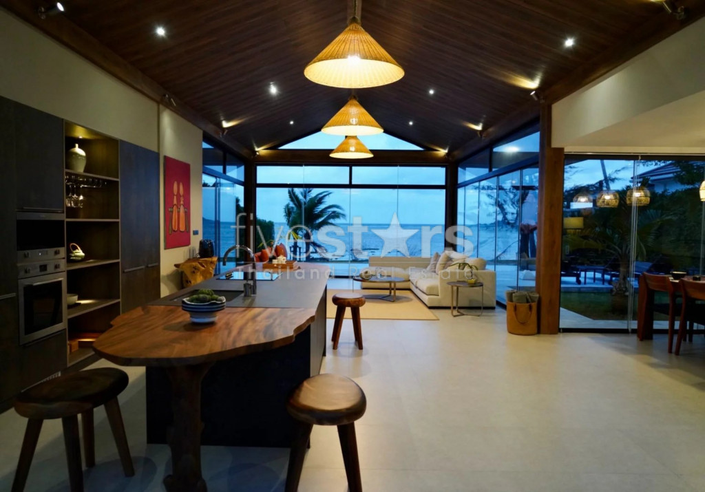 INCREDIBLE DESIGNER VILLA BEACHFRONT, photo 8