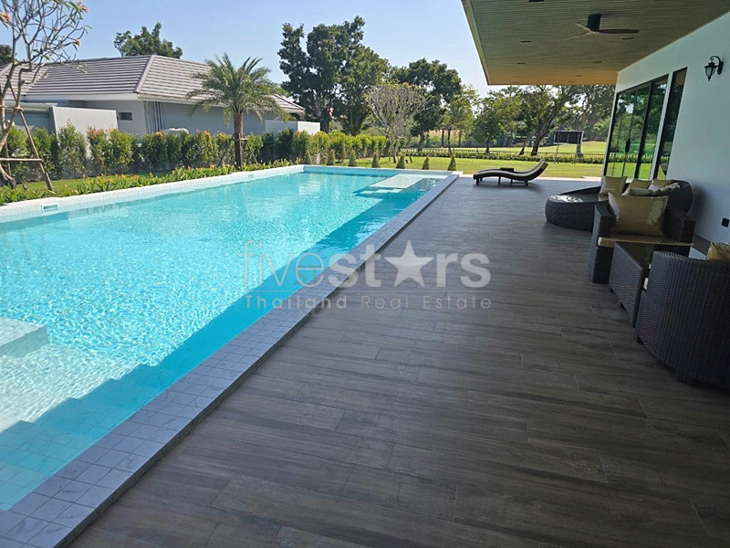Modern 3-Bedroom L-Shaped Villa with Golf Course Views at Palm Hills, photo 4