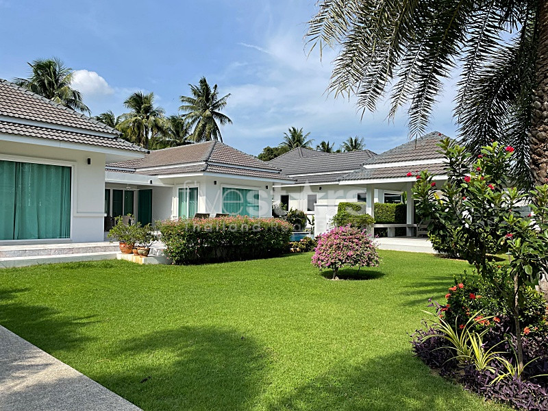 Modern Ready To Move In Pool Villa for sale in Samroiyot 800m from the Beach
