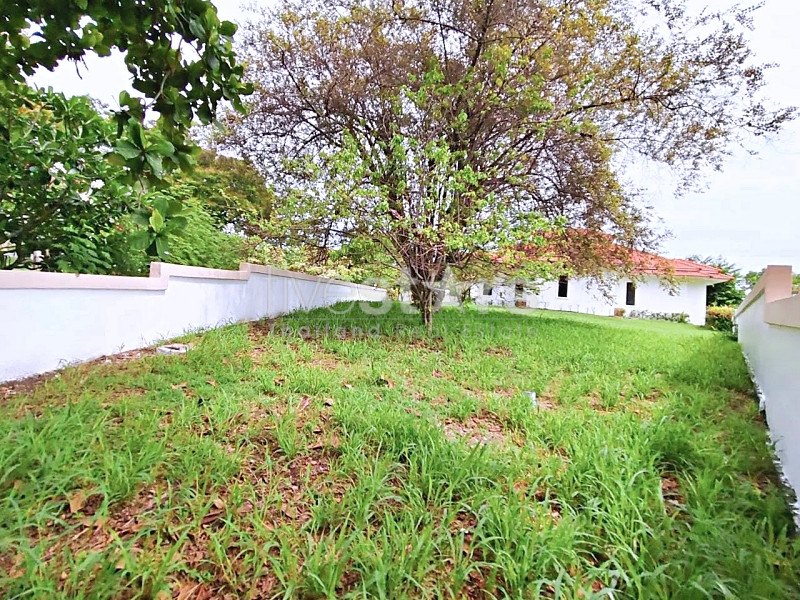 Luxurious Balinese-Style Pool Villa for Sale at Palm Hills Golf Course Hua Hin, photo 12