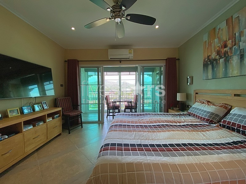 City Center 2 Bed 2 Bath Condo with Sea and Mountain Views at Baan Klang Condo, photo 14