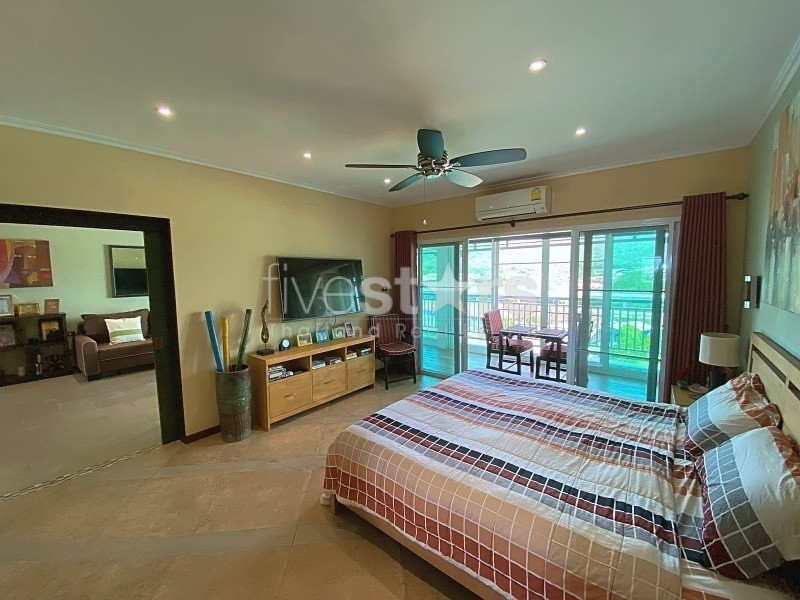 City Center 2 Bed 2 Bath Condo with Sea and Mountain Views at Baan Klang Condo, photo 15