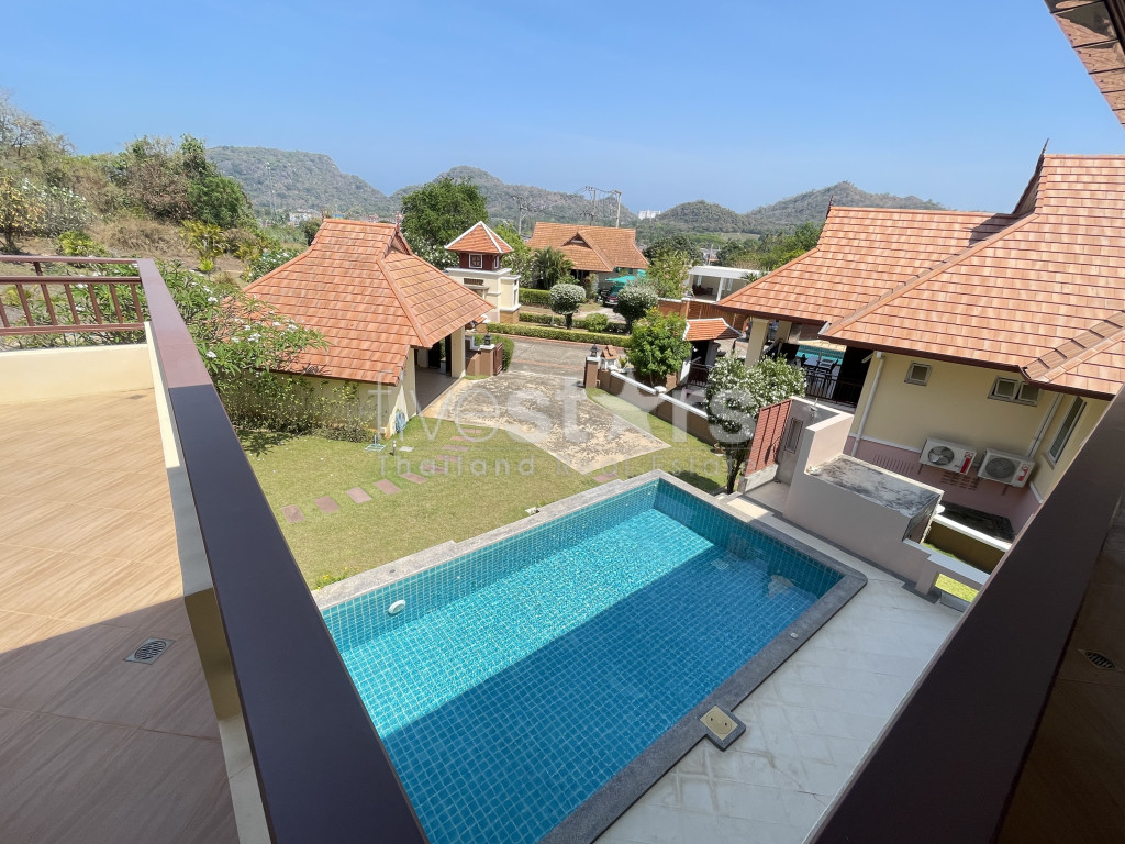 Emerald Heights:Two Storey Villa in perfect condition with 3 Bed and 4 Bathrooms, photo 11