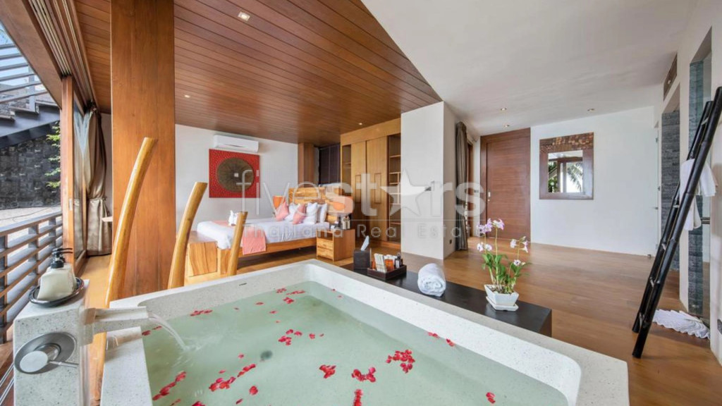 SUPERB BEACHFRONT VILLA IN LAMAI, photo 13