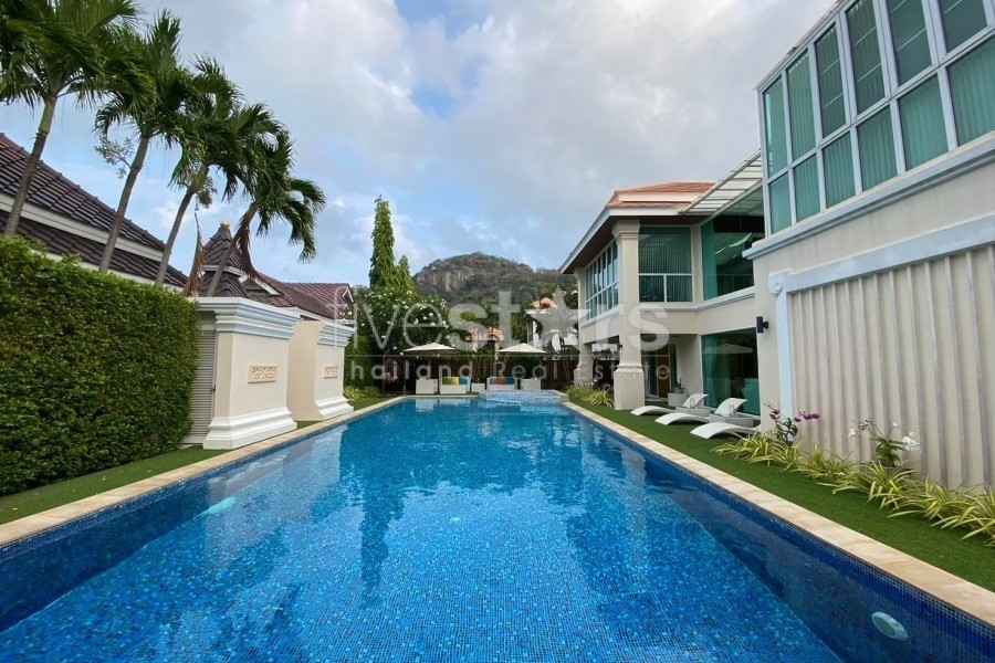 Stunning 5-Bedroom Villa with Mountain Views, Near Sainoi Beach in Hua Hin, photo 4