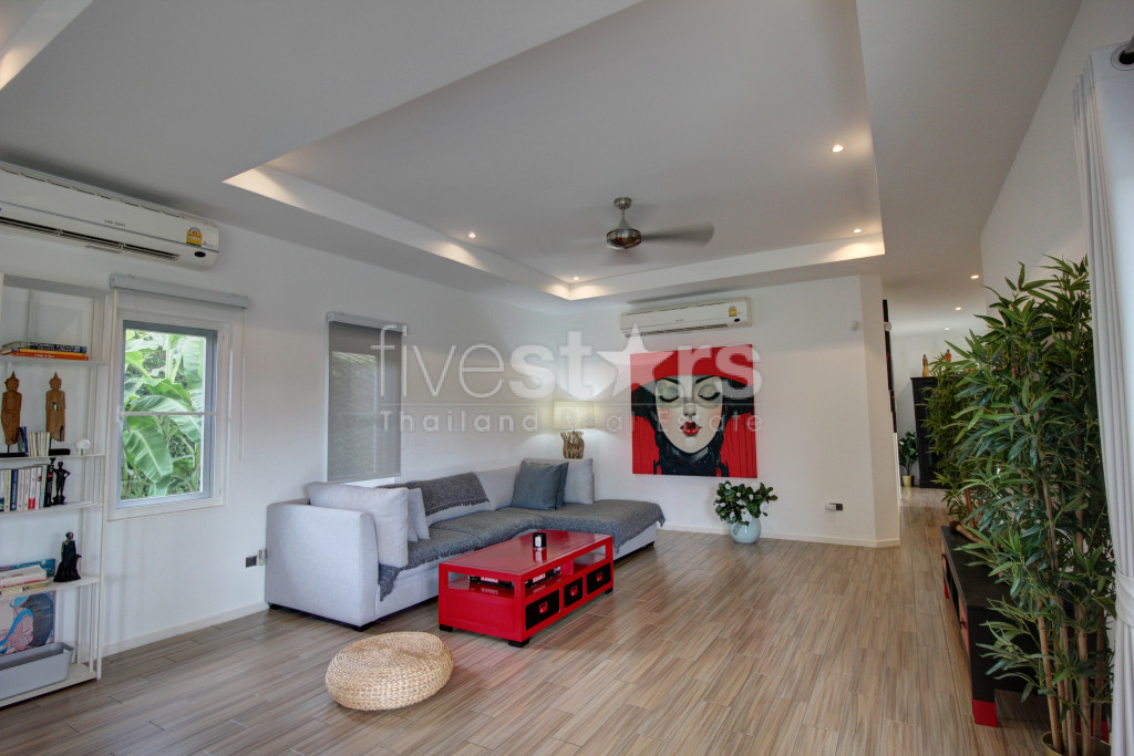 4 Bed Luxury Pool Villa on Large Plot, photo 12