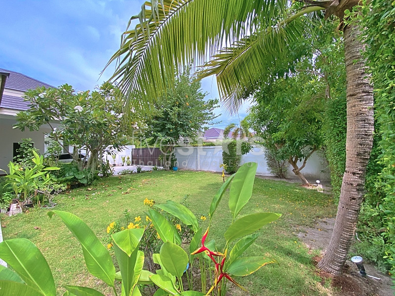 Spacious 3 Bed 3 Bath Pool Villa For Sale Near Palm Hills on Secure Estate, photo 4