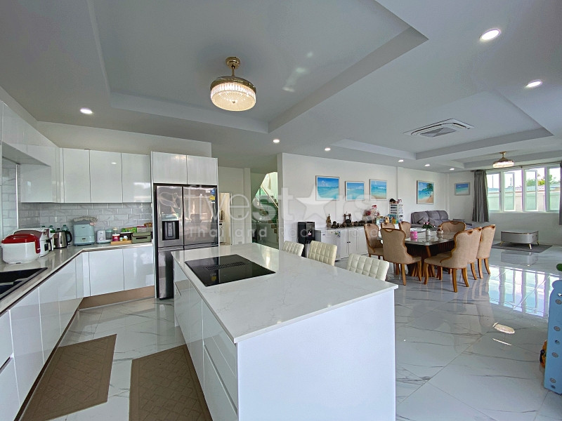 Private 7-Bedroom Villa Estate with 9 Bathrooms, Guesthouse, Games Room & Pool in Hin Lek Fai – Optional Extra Land, photo 10