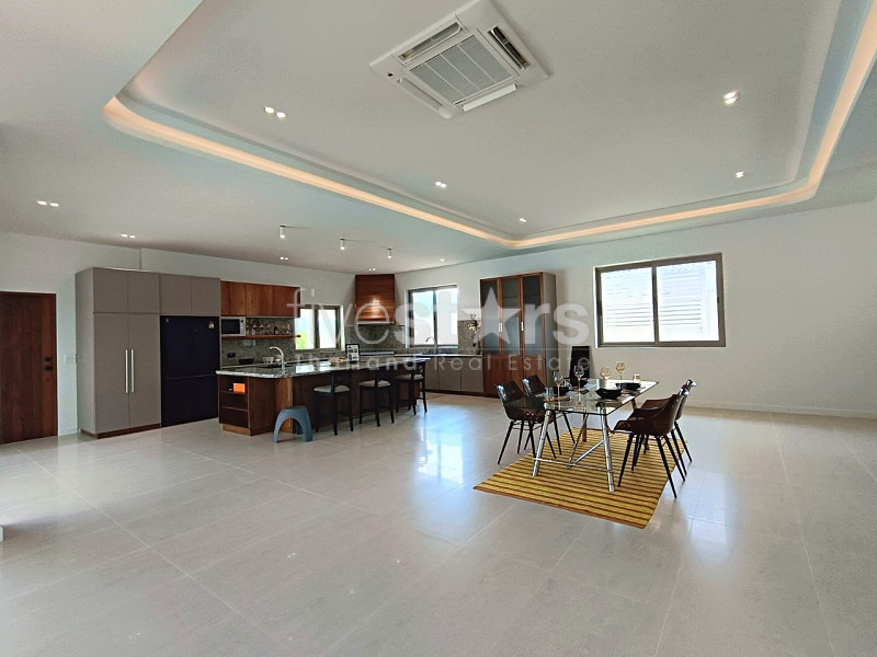 Newly Built 3-Bedroom Pool Villa with Mountain Views Near Dolphin Bay Beach, photo 7