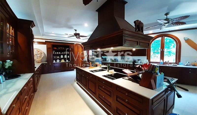 Stunning 11 Bed Mansion in West Hua Hin, photo 15