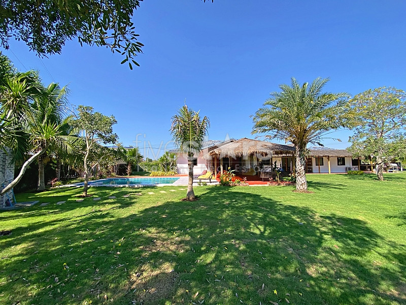 Family 4-Bedroom Farmhouse with Guest House, 6 Rai of Land, and Private Fishing Lake for Sale in Paknampran, photo 3