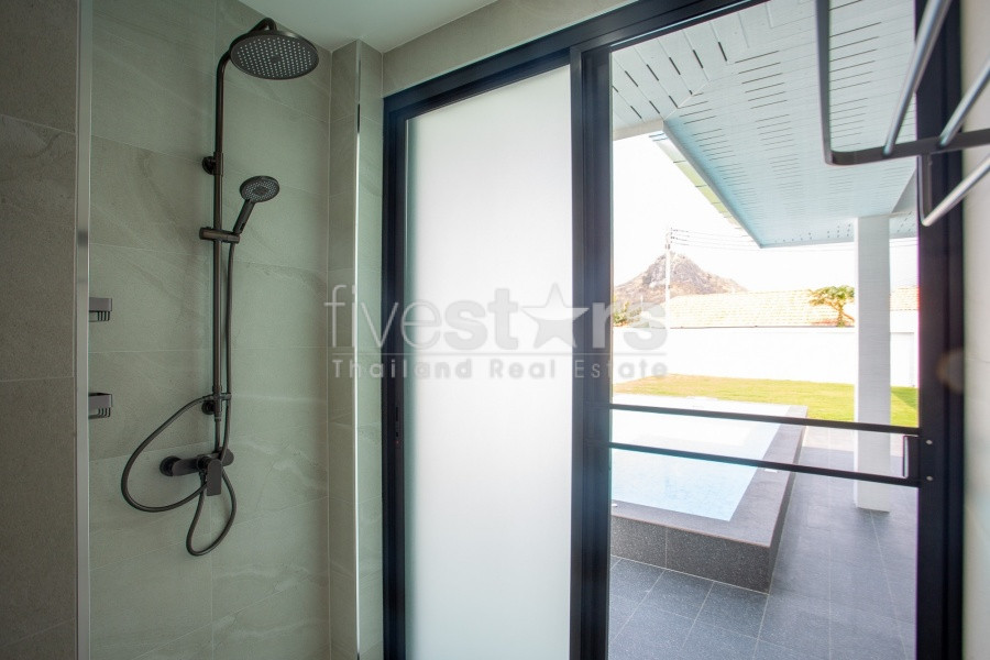 Cozy 3 Bed Pool Villa For Sale in Wang Pong Hua Hin, photo 13