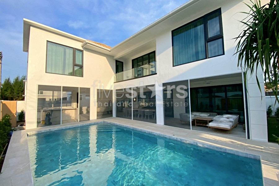 Elegant 4-Bedroom Villa with Solar Power & Private Gym – Hua Hin Luxury Living