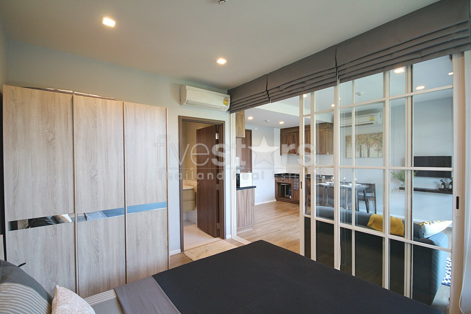 Absolute Beachfront 2 Bed Condo For Sale in Khao Takiap, photo 12
