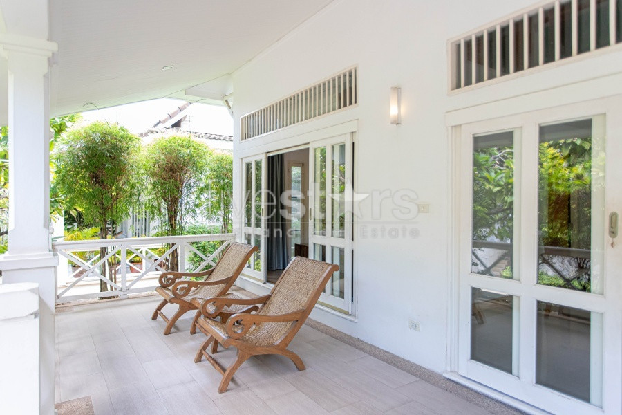Colonial 3 Bed 4 Bath Villa For Sale with Beachfront Access in Private Estate, photo 4
