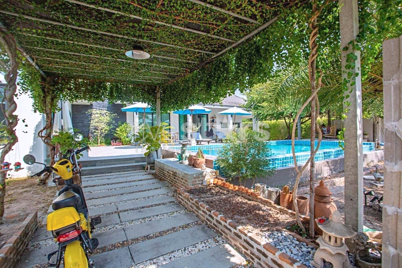 Spacious 3-Bedroom Pool Villa with Expansive Tropical Garden in Hua Hin’s Bor Fai Area, photo 3