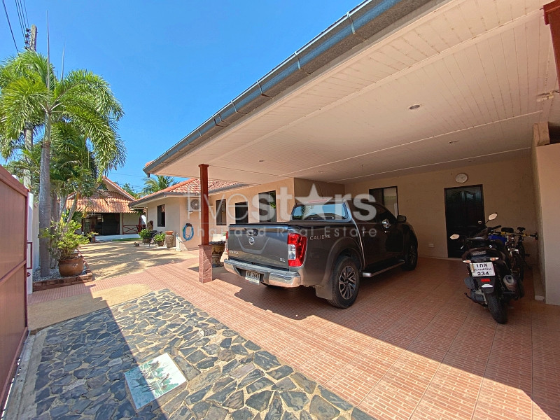 Spacious Pool Villa with Guest House, Pool Bar & Workshop – Fully Renovated on 1,020 SQM Land, photo 10