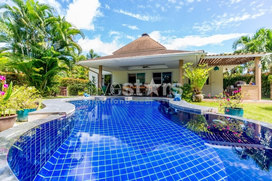Stunning 3 Bedroom Pool Villa for Sale in Hua Hin with Large Tropical Garden and Guesthouse, photo 3
