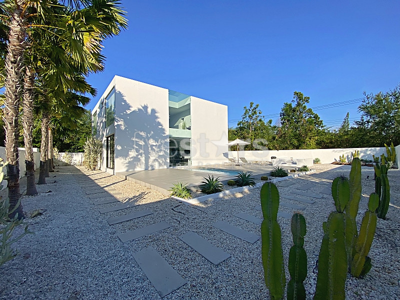 Minimalist Multi-Pool Villa Investment | Hua Hin Soi 88