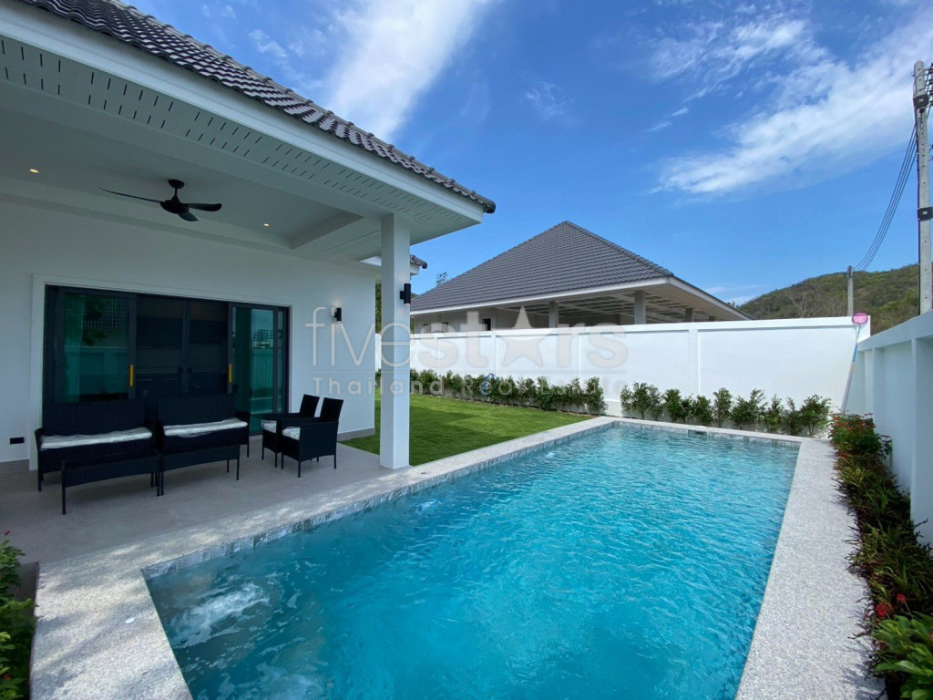 View Till Khao – Modern 3-Bedroom Pool Villa with Rooftop Terrace, photo 2