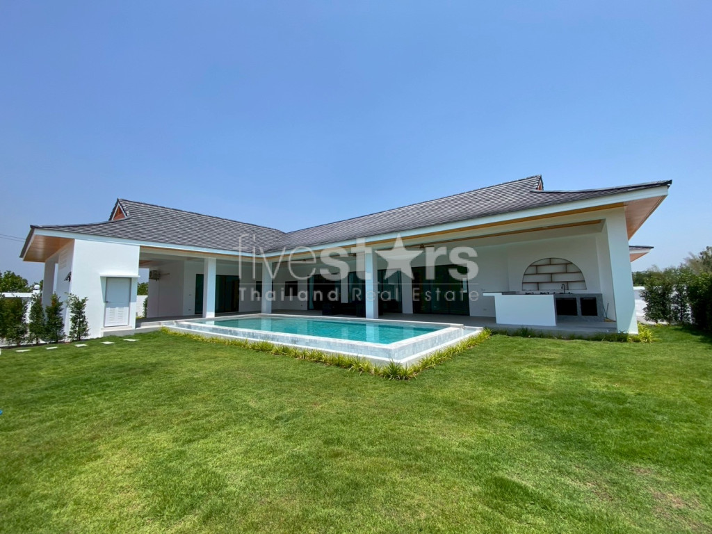 Mountain View Luxury Pool Villa in HuaHin – ฿9.99M