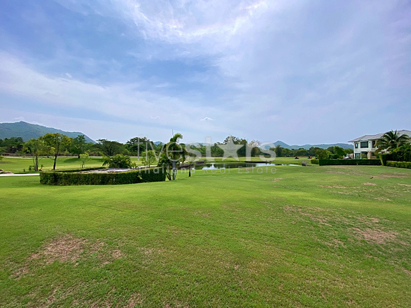 Golf Course 2.5 Bed Pool Villa For Sale on Black Mountain Golf Club, photo 10