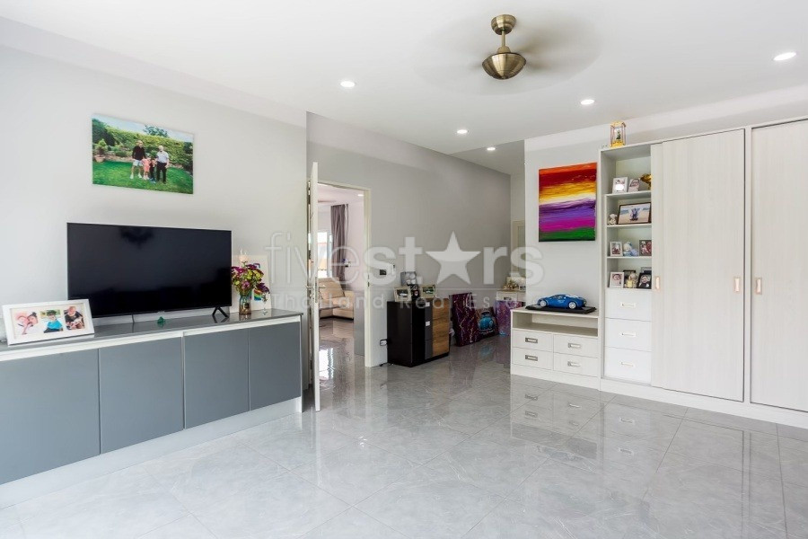Two Modern Pool Villas with Mountain View – 7 Bedrooms on 1 Rai in Khao Tao, Hua Hin, photo 12