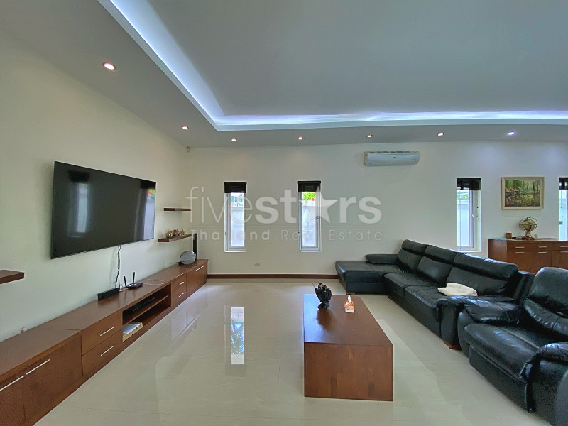 Spacious 3 Bed 3 Bath Pool Villa For Sale Near Palm Hills on Secure Estate, photo 14