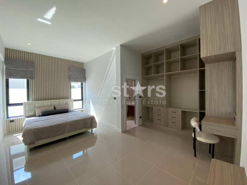 View Till Khao – Modern 3-Bedroom Pool Villa with Rooftop Terrace, photo 12