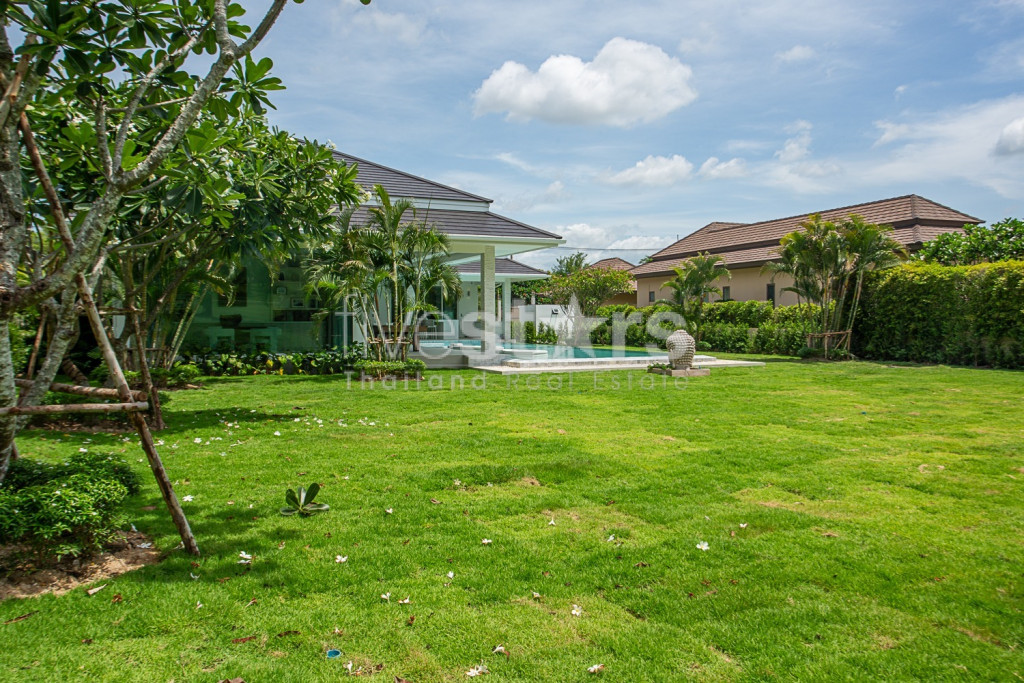 Luxurious 4-Bedroom Pool Villa for Sale on Palm Hills Golf Course, photo 10