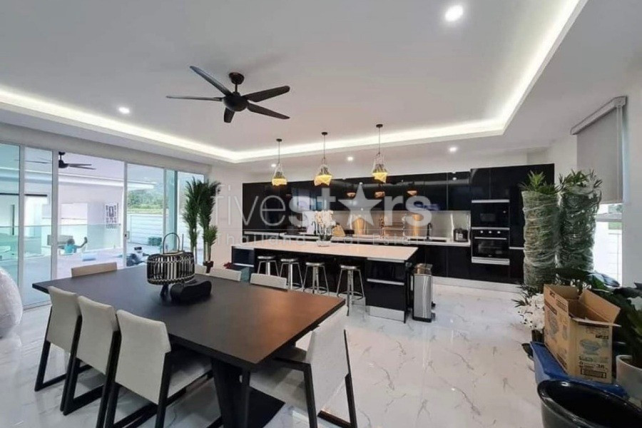 Black Mountain : Luxury 4 Bedroom Pool Villa, photo 6