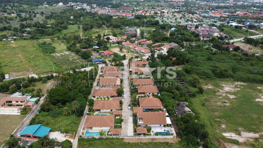Great Condition 4 Bedroom Pool Villa Close to town, photo 2