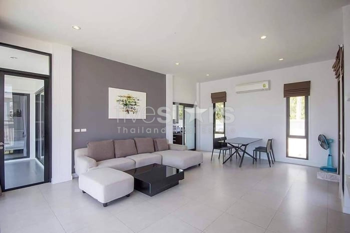 3 Bed Pool Villa only 3-4 minutes from Blu Port and the Beach, photo 5