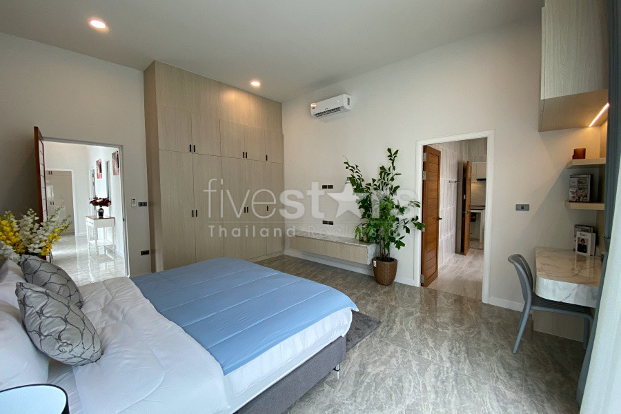 Modern European-Style 4-Bedroom Pool Villa for Sale in Central Hua Hin – Private Guest House Included, photo 14