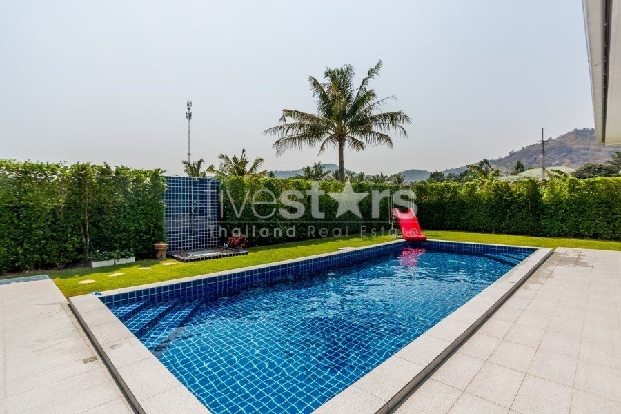 Two Modern Pool Villas with Mountain View – 7 Bedrooms on 1 Rai in Khao Tao, Hua Hin, photo 3