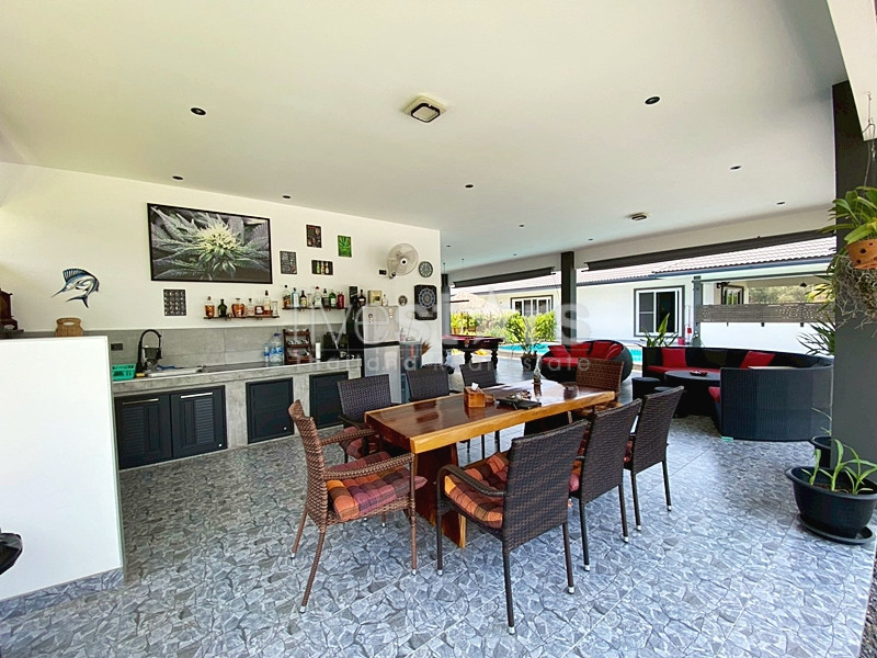 Large Dual-Villa Holiday Home for Sale in Cha-Am on 1 Rai Land – Ideal for Family Living or Rental Investment, photo 4