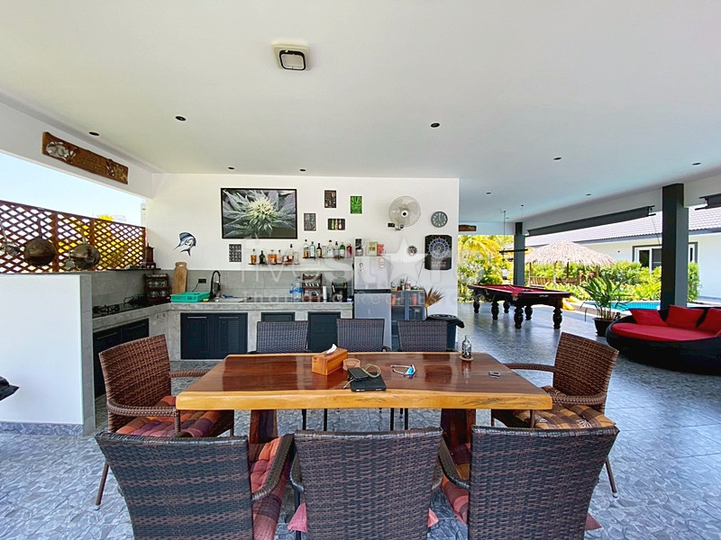 Large Dual-Villa Holiday Home for Sale in Cha-Am on 1 Rai Land – Ideal for Family Living or Rental Investment, photo 7