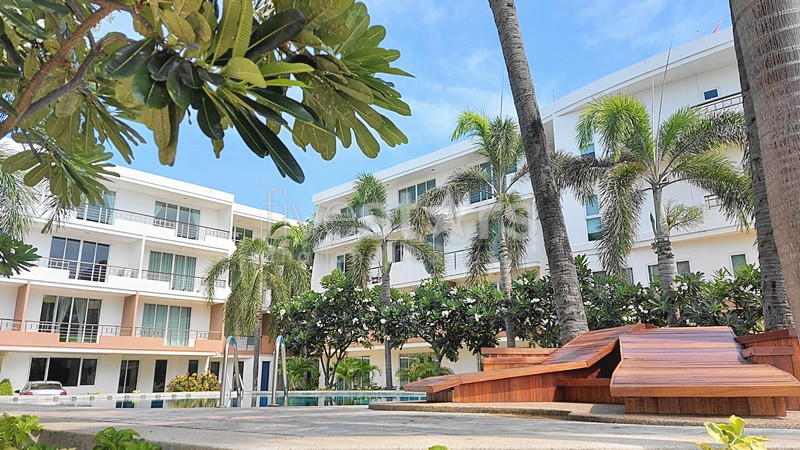 Spacious 2 Bed Sea View Condo For Sale KM Beach Paknampran, photo 3