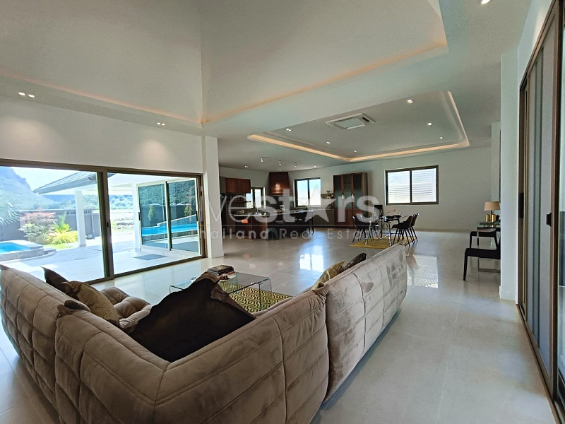 Newly Built 3-Bedroom Pool Villa with Mountain Views Near Dolphin Bay Beach, photo 6
